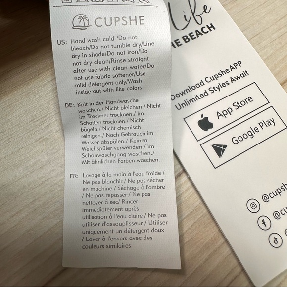 NWT Cupshe 1 Piece Floral Tropics Size Large O Ring In‎ Back - Picture 7 of 11